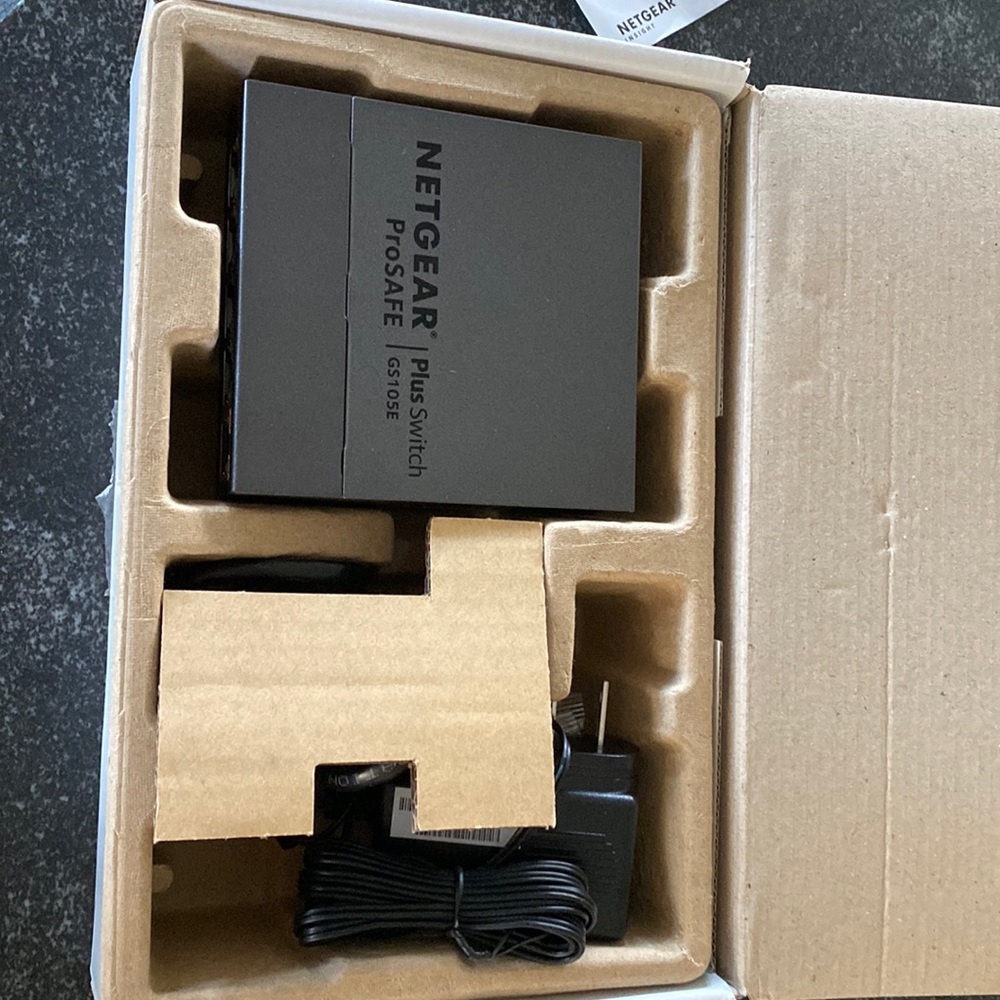 NetGear prosafe 5 port gigabit unmanaged plus switch